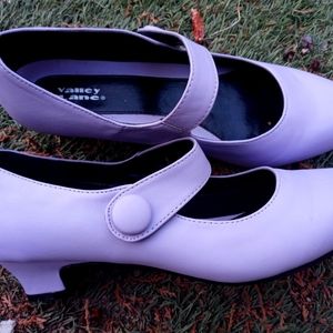 lilac vintage heals